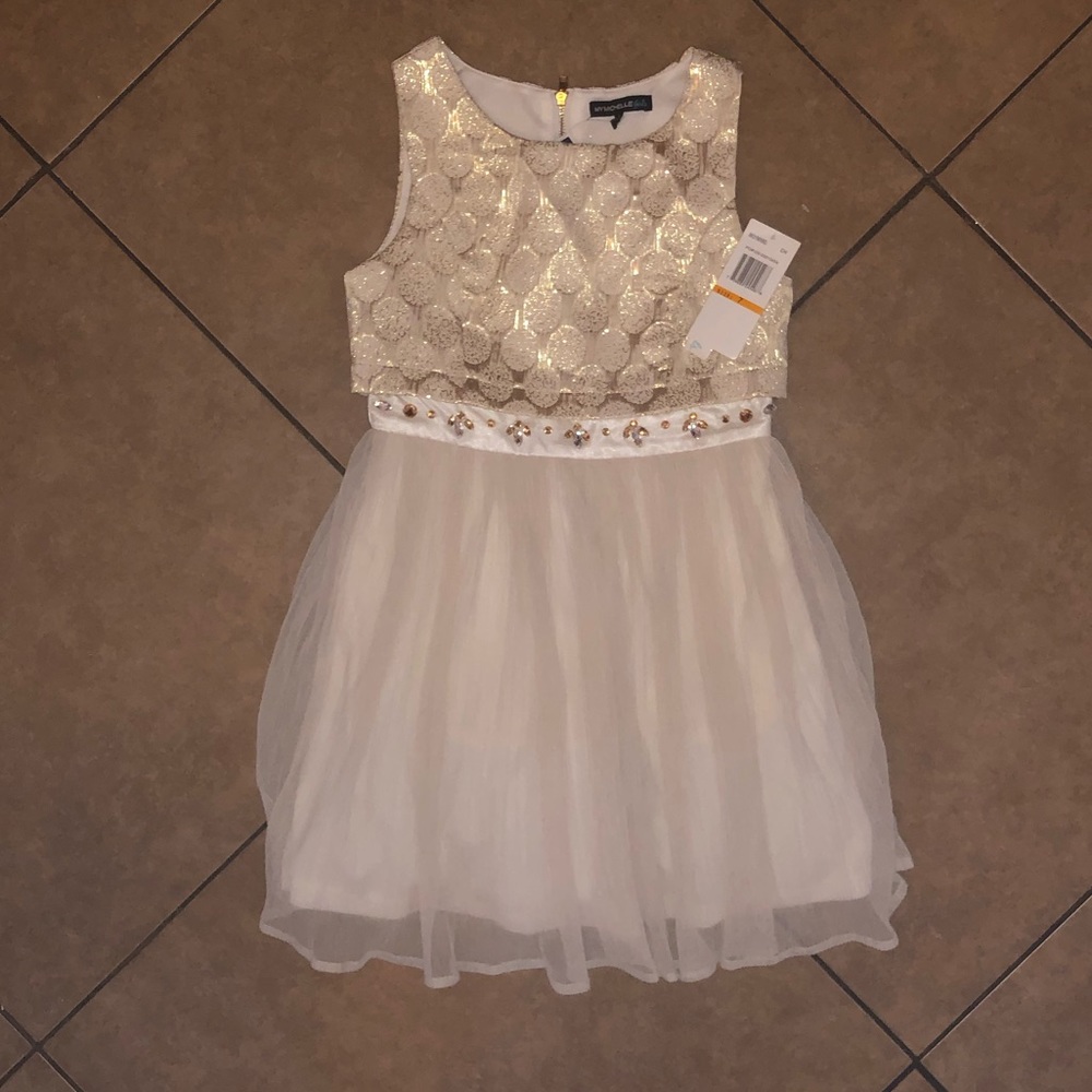 Girls gold Dress size7